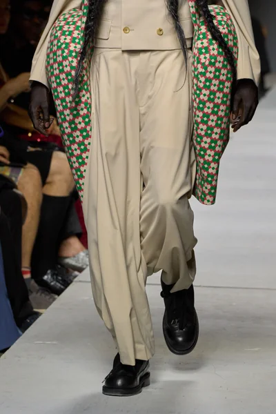 Look 90